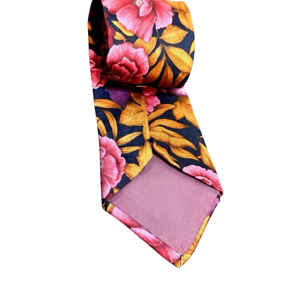 Mens Vintage Classic 100% All Silk 1970s Fancy Floral Italian Necktie 56